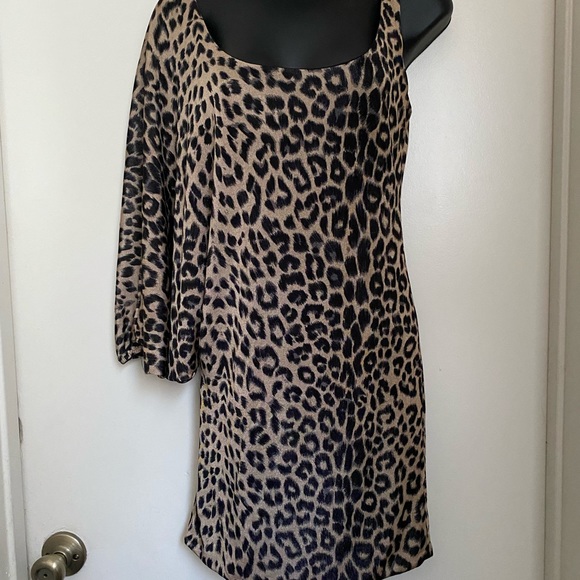 👗✨LEOPARD PRINT MINI DRESS - Picture 3 of 6